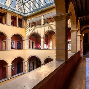 Hotel Cour Des Loges Lyon, A Radisson Collection, Lyon